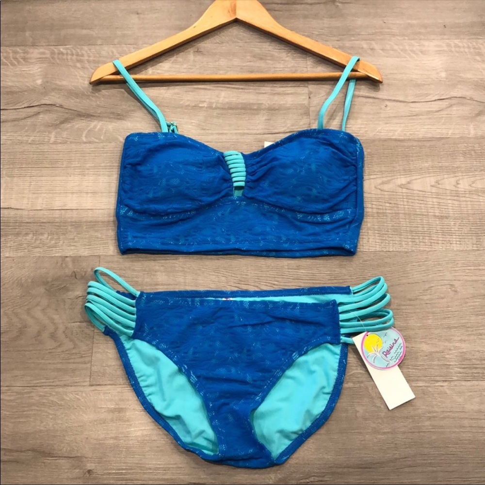 RAISINS | Women’s Swim